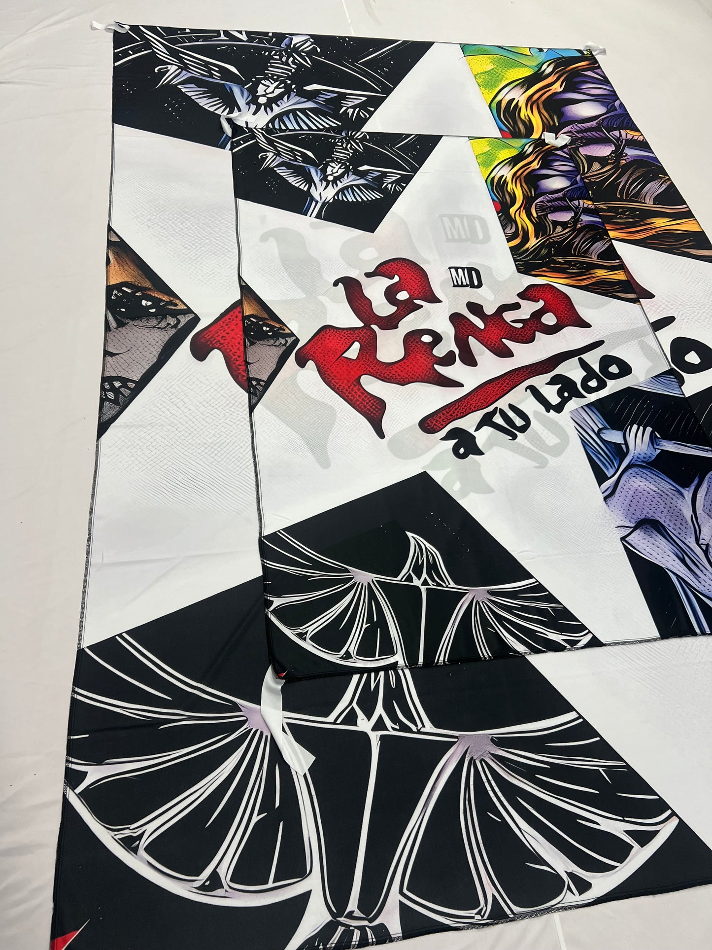 Bandera– 1,50 x 1,00 m / 2,50 x 1,50 m – Tela Resistente – Envío Gratis a Todo el País