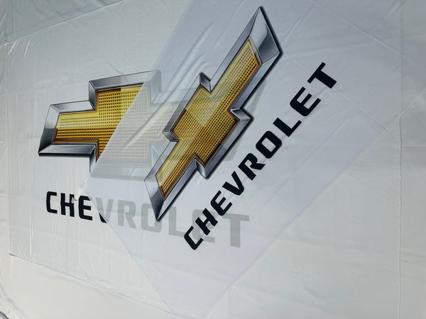 Banderas de Chevrolet (blanca)– 1,50 x 1,00 / 2,50 x 1,50 m – Tela Resistente – Envío Gratis a Todo el País 🇦🇷
