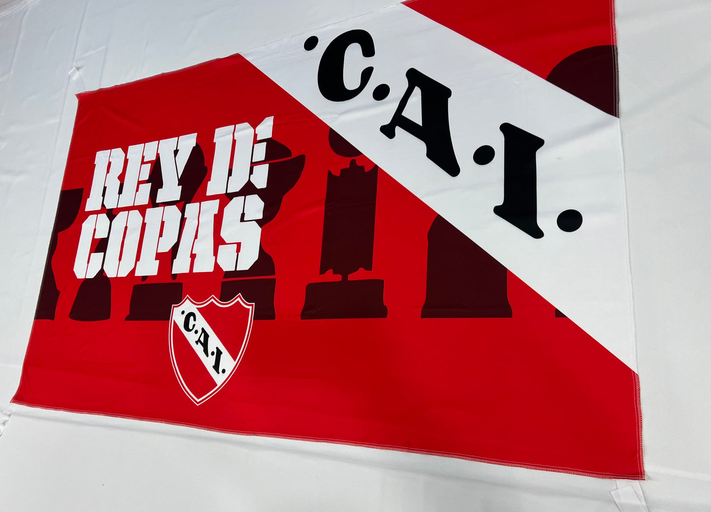 Banderas de independiente Rey de Copas – 1,50 x 1,00 m / 2,50 x 1,50 m – Tela Resistente – Envío Gratis a Todo el País 🇦🇷