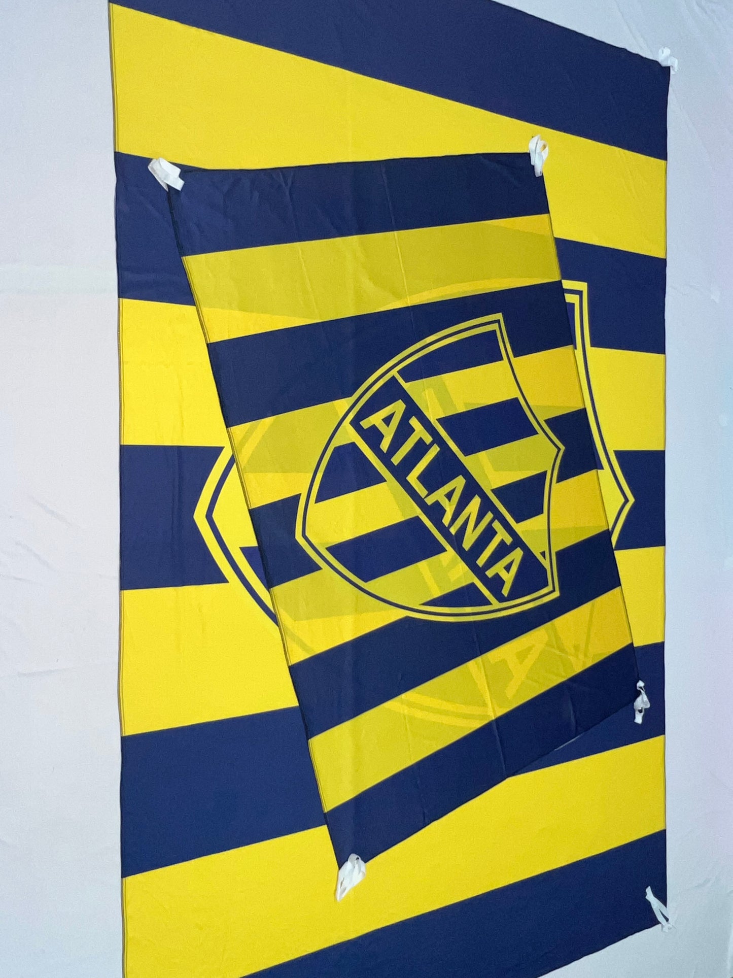 Banderas de Atlanta – 1,50 x 1,00 m / 2,50 x 1,50 m – Tela Resistente – Envío Gratis a Todo el País 🇦🇷