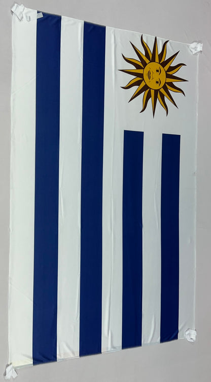 Banderas de Uruguay – 1,50 x 1,00 m / 2,50 x 1,50 m – Tela Resistente – Envío Gratis a Todo el País 🇺🇾