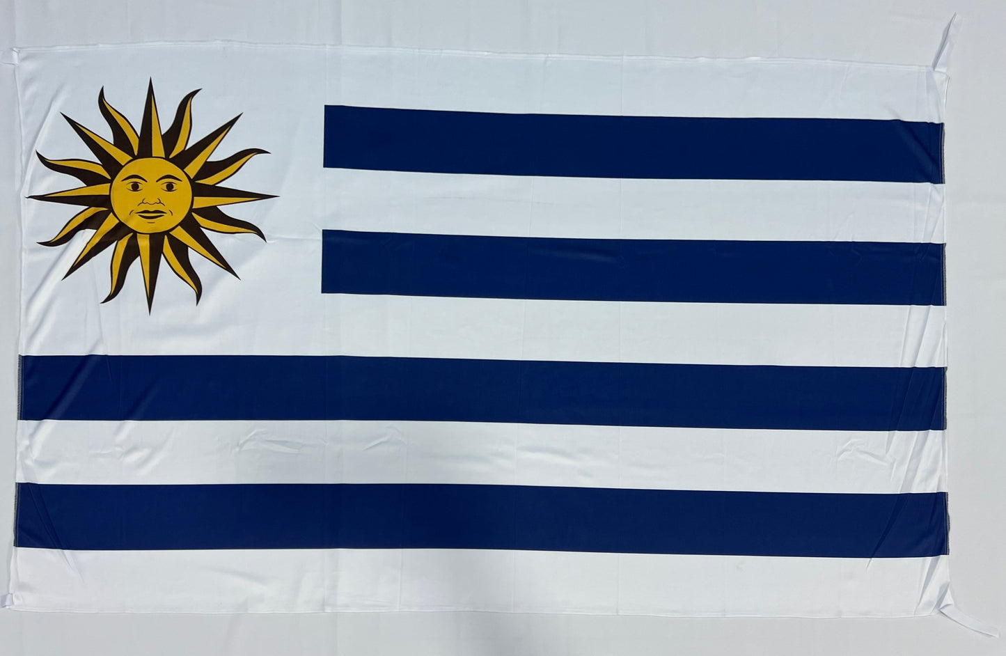 Banderas de Uruguay – 1,50 x 1,00 m / 2,50 x 1,50 m – Tela Resistente – Envío Gratis a Todo el País 🇺🇾