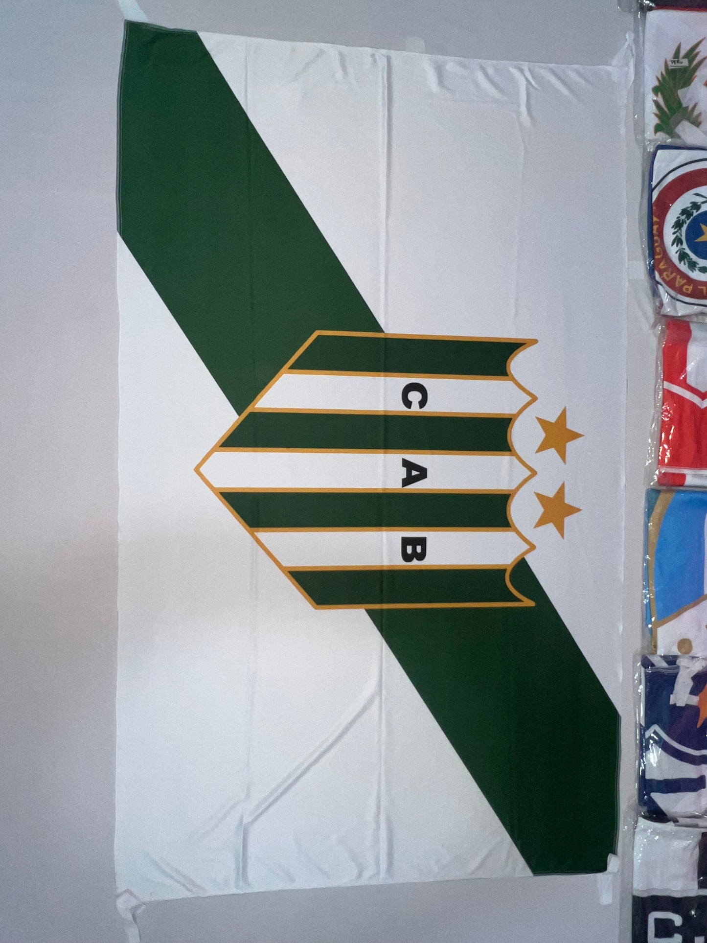 Bandera Banfield Blanca– 1,50 x 1,00 m / 2,50 x 1,50 m – Tela Resistente – Envío Gratis a Todo el País