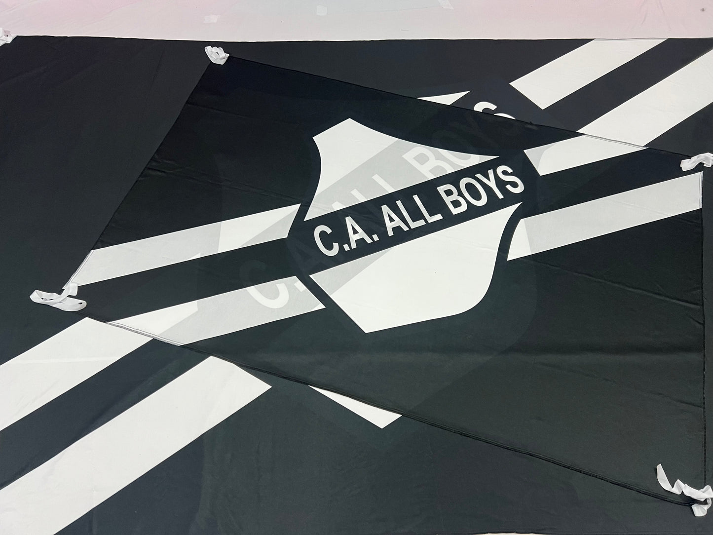 Banderas de All Boys – 1,50 x 1,00 m / 2,50 x 1,50 m – Tela Resistente – Envío Gratis a Todo el País 🇦🇷