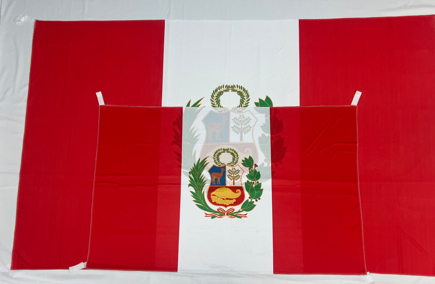 Banderas de Perú – 1,50 x 1,00 m / 2,50 x 1,50 m – Tela Resistente – Envío Gratis a Todo el País 🇦🇷