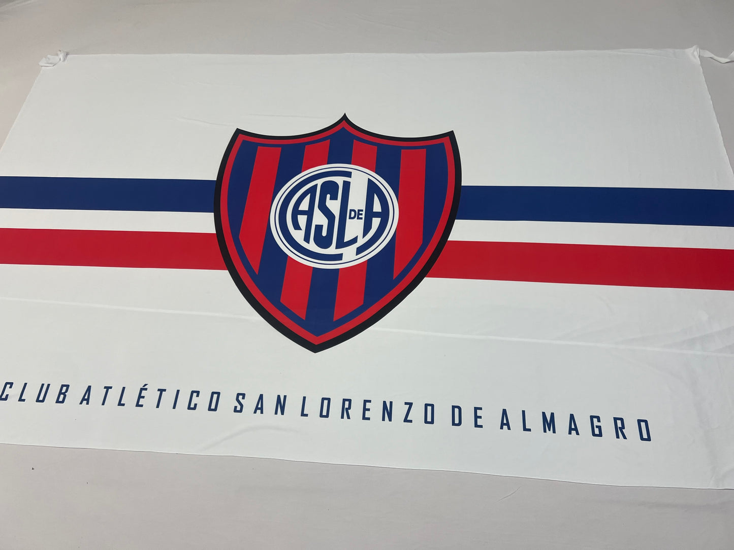 Bandera San Lorenzo – 1,50 x 1,00 m / 2,50 x 1,50 m – Tela Resistente – Envío Gratis a Todo el País
