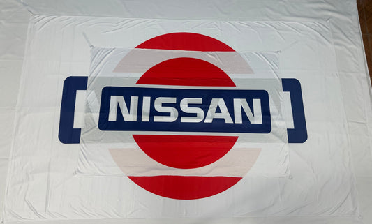 Bandera Nissan Blanca – 1,00 x 1,50 m / 1,50 x 2,50 m – ENVÍO GRATIS