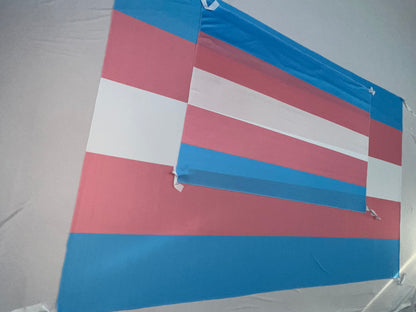 Bandera del Orgullo Trans – 1,50 x 1,00 m / 2,50 x 1,50 m – Tela Resistente – Envío Gratis a Todo el País