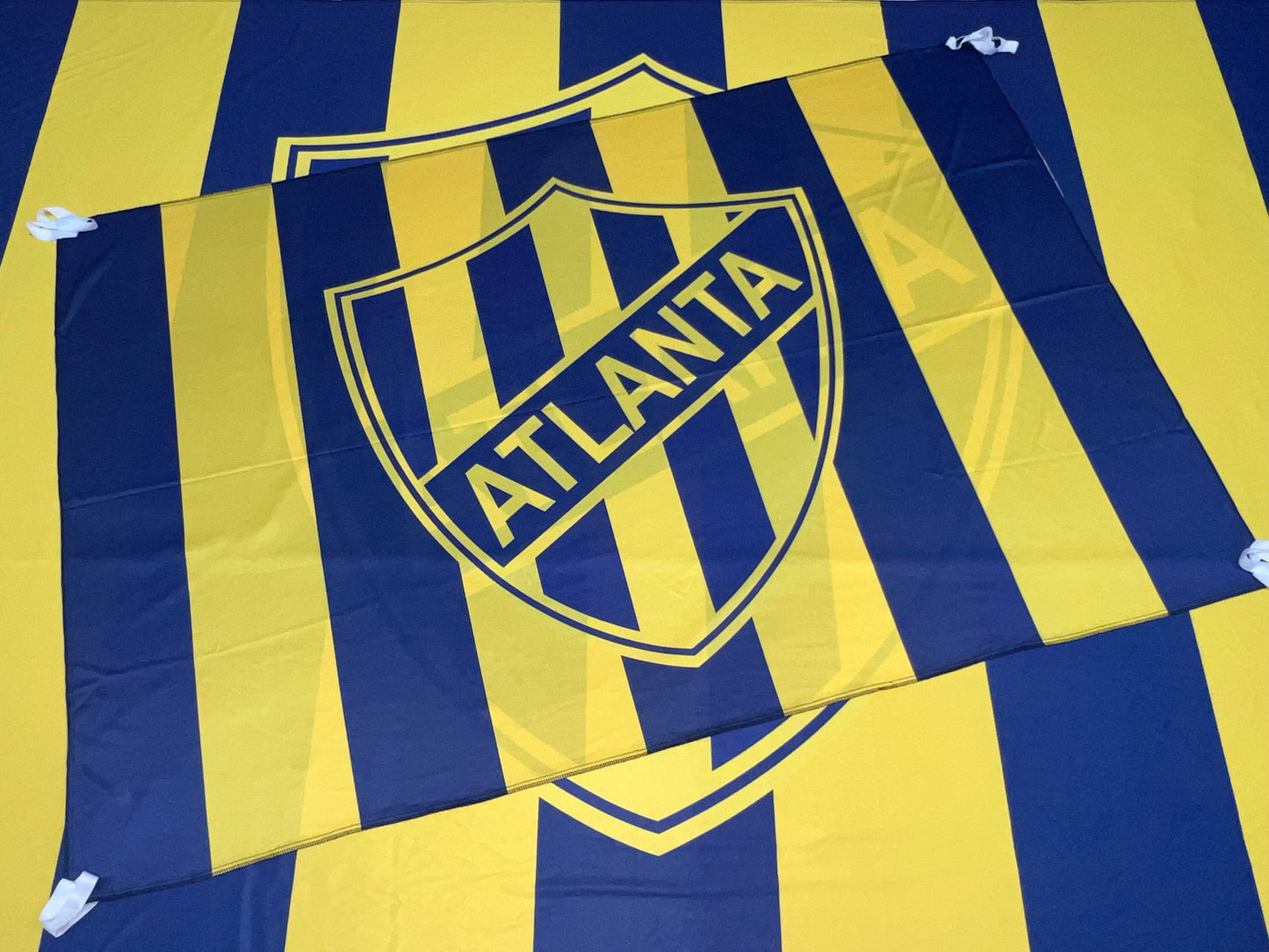Banderas de Atlanta – 1,50 x 1,00 m / 2,50 x 1,50 m – Tela Resistente – Envío Gratis a Todo el País 🇦🇷