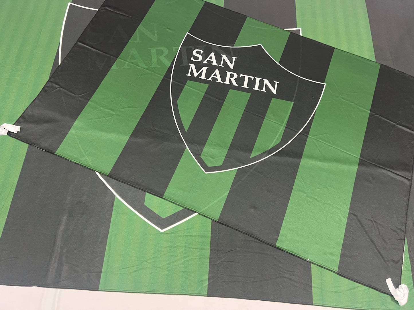 Banderas de San Martín de San Juan – 1,50 x 1,00 m / 2,50 x 1,50 m – Tela Resistente – Envío Gratis a Todo el País 🇦🇷