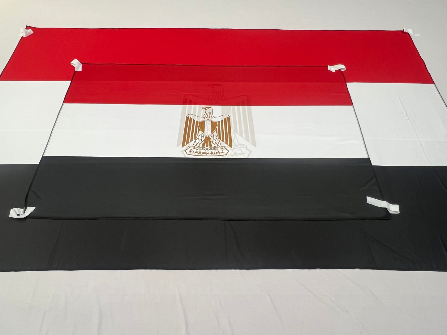 Bandera Egipto – 1,50 x 1,00 m / 2,50 x 1,50 m – Tela Resistente – Envío Gratis a Todo el País
