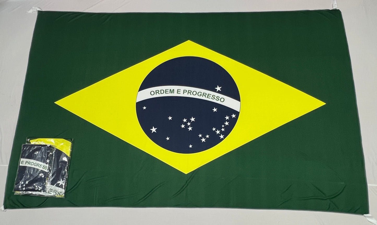 Banderas de Brasil – 1,50 x 1,00 m / 2,50 x 1,50 m – Tela Resistente – Envío Gratis a Todo el País 🇧🇷